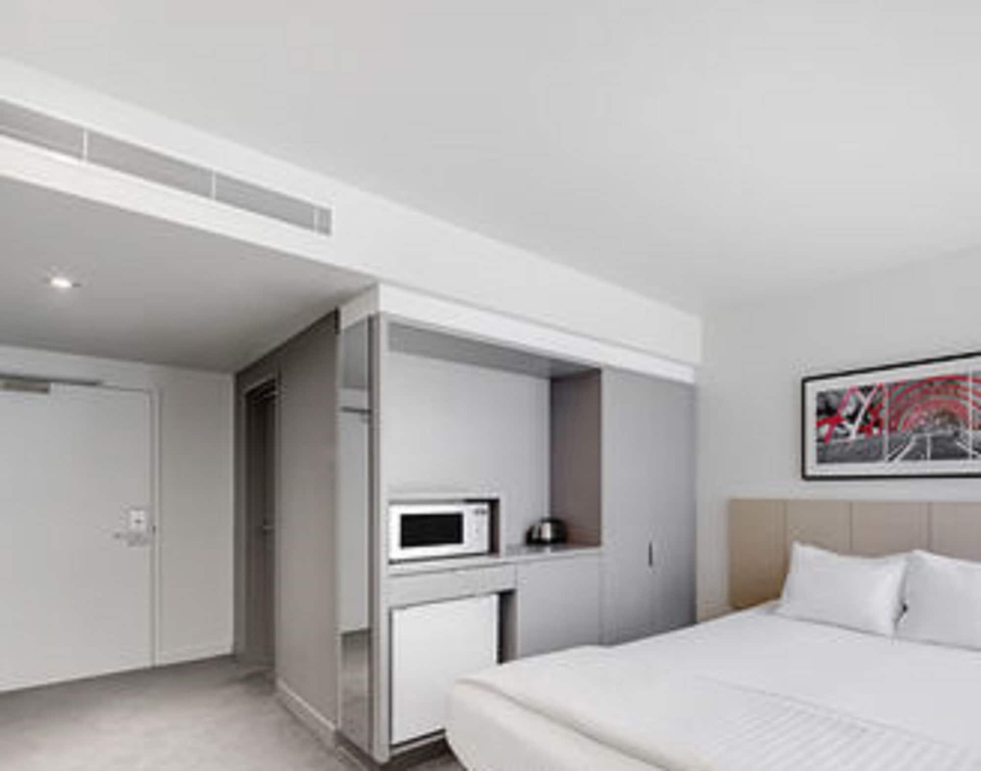 Travelodge Hotel Melbourne Docklands Экстерьер фото
