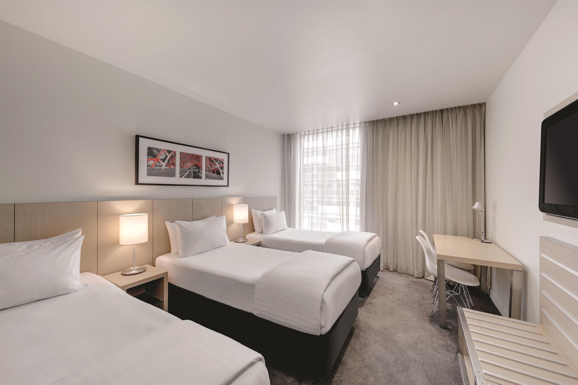 Travelodge Hotel Melbourne Docklands Экстерьер фото