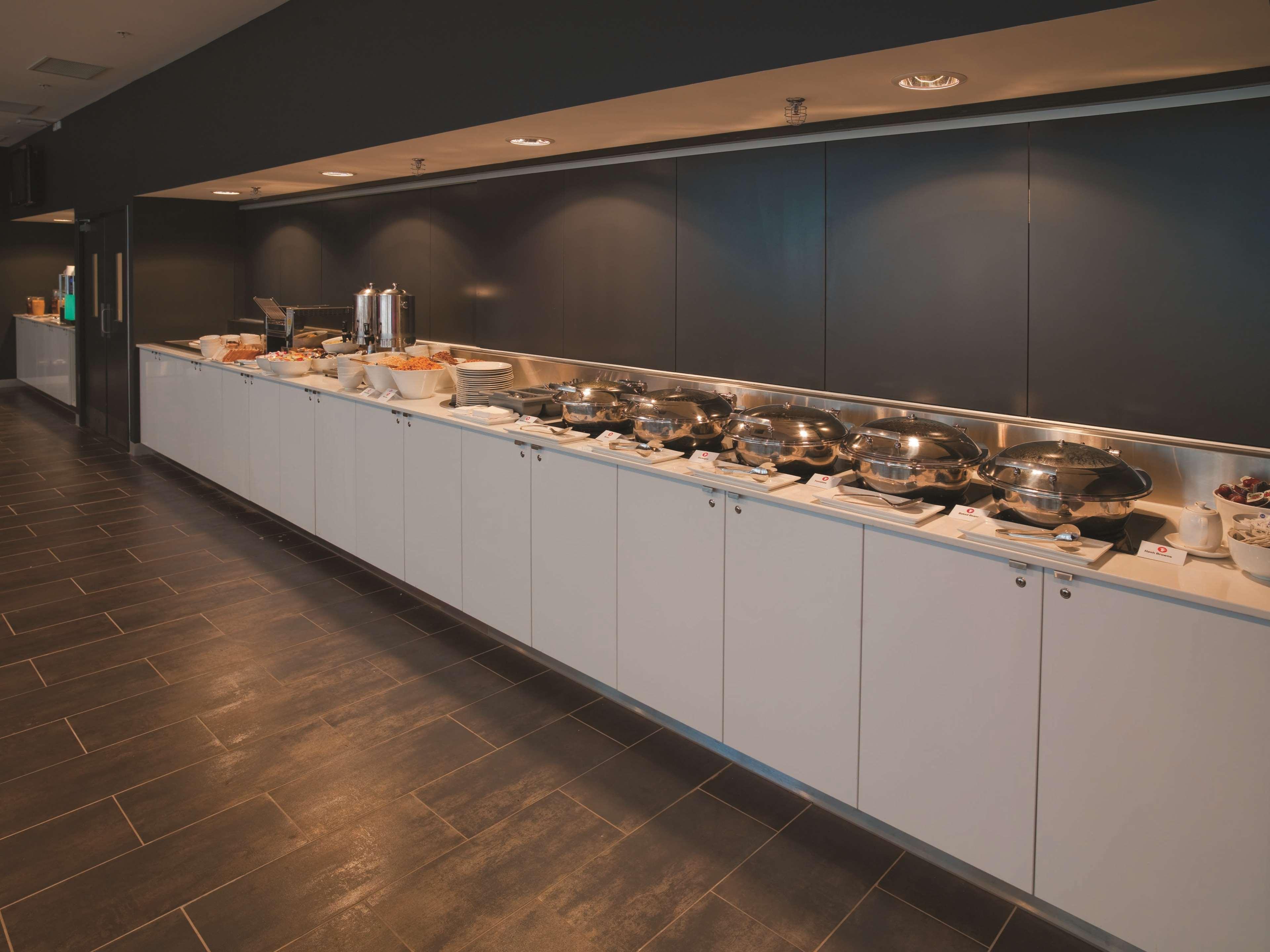 Travelodge Hotel Melbourne Docklands Экстерьер фото