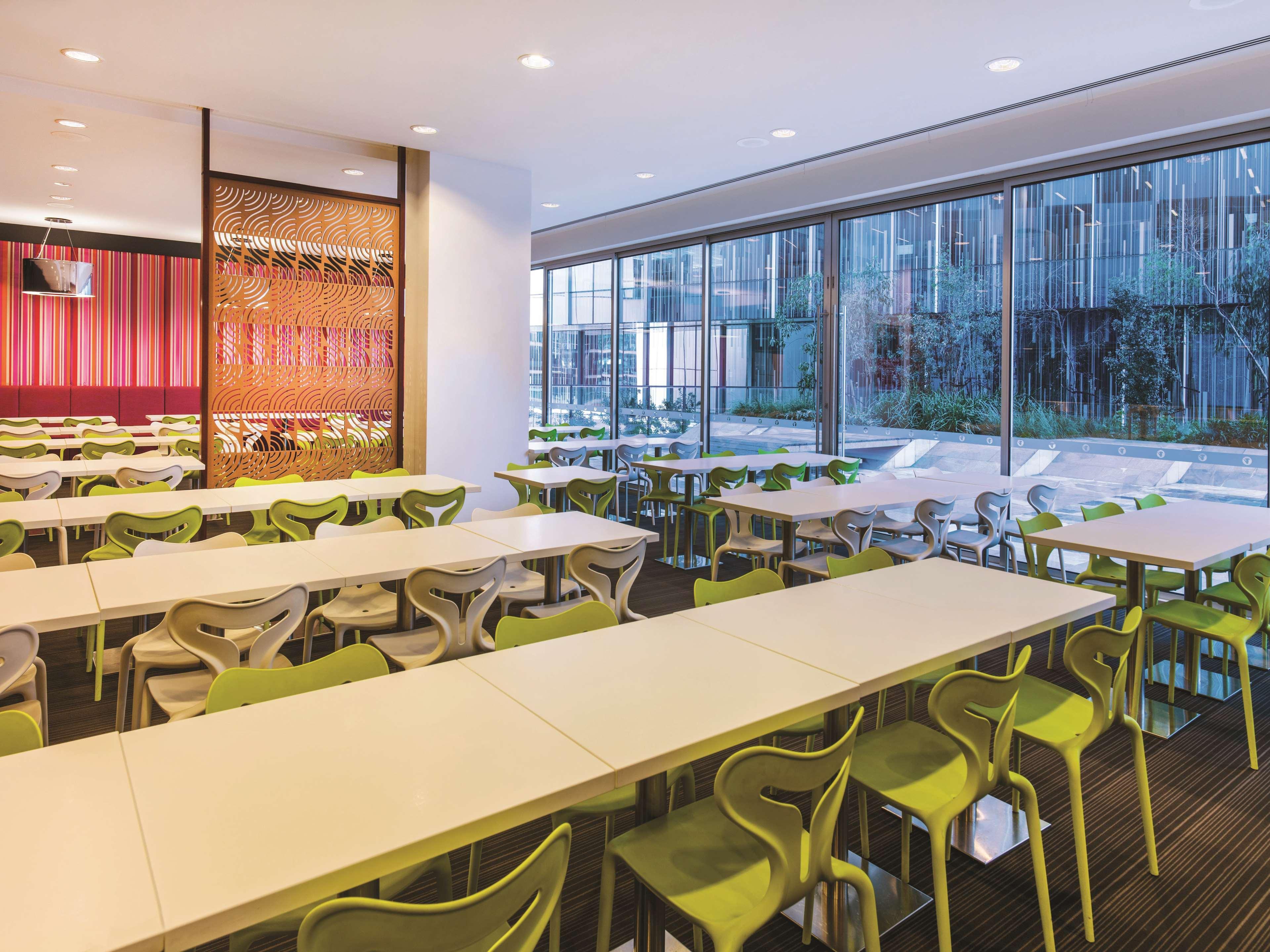 Travelodge Hotel Melbourne Docklands Экстерьер фото
