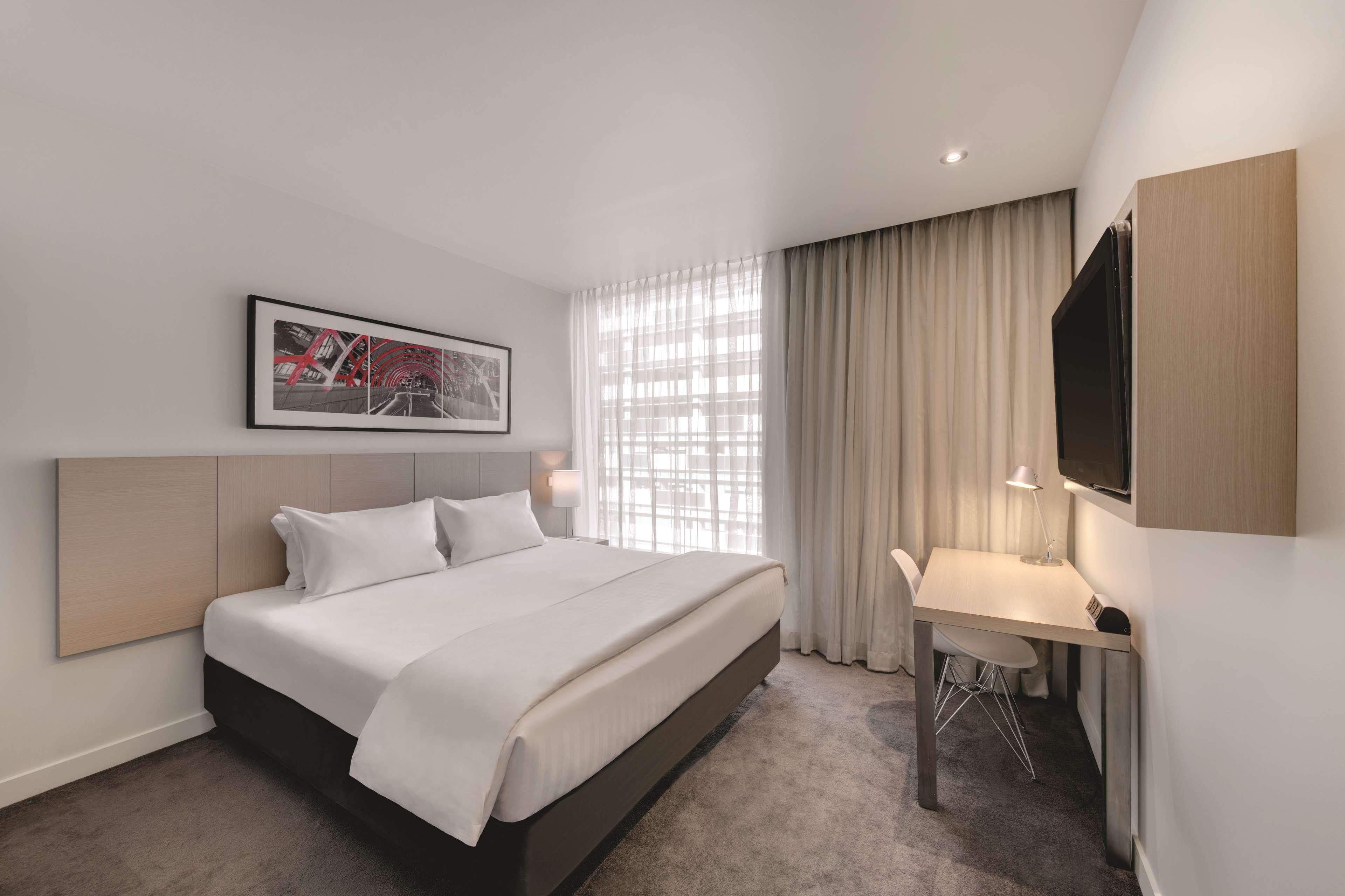 Travelodge Hotel Melbourne Docklands Экстерьер фото