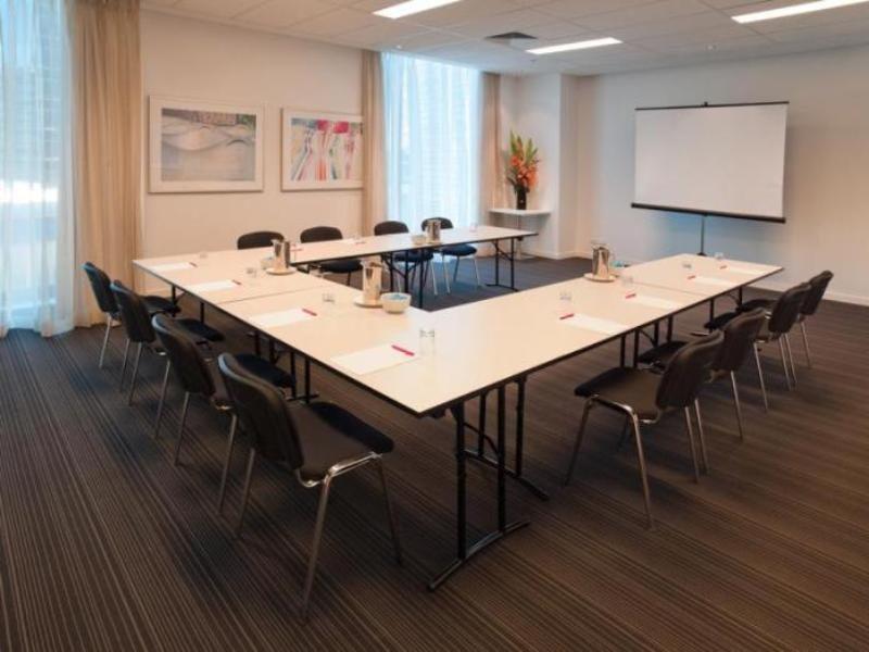 Travelodge Hotel Melbourne Docklands Экстерьер фото