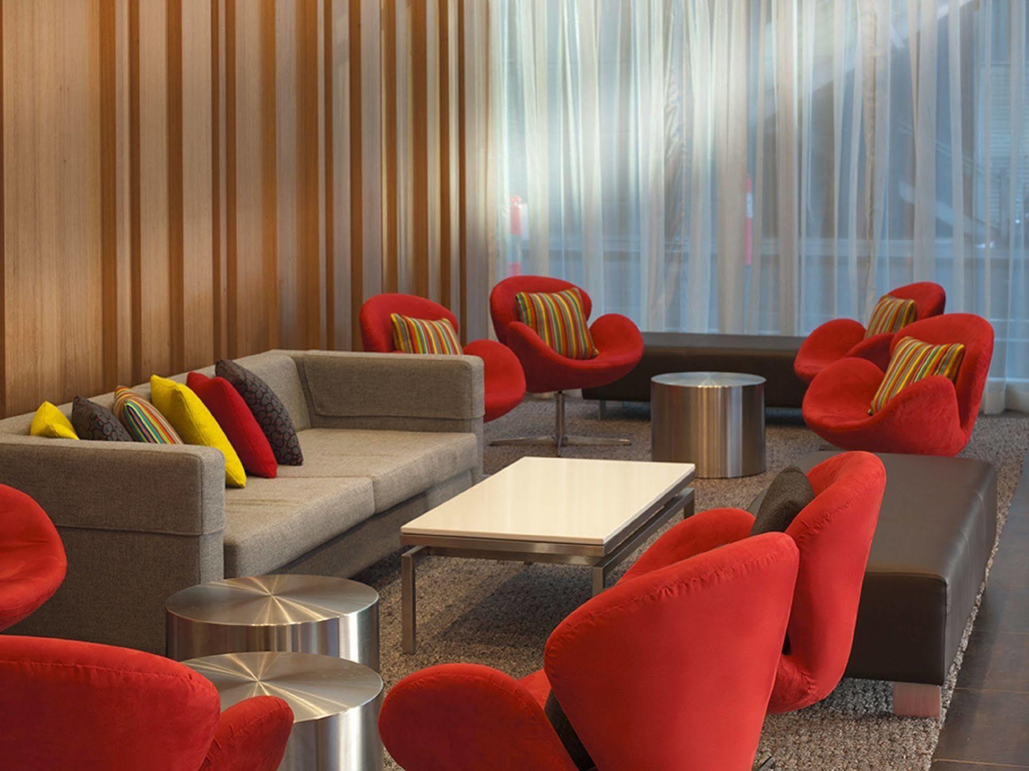 Travelodge Hotel Melbourne Docklands Экстерьер фото