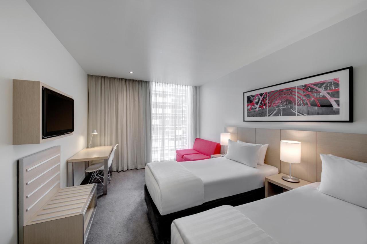 Travelodge Hotel Melbourne Docklands Экстерьер фото