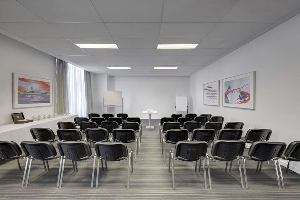 Travelodge Hotel Melbourne Docklands Удобства фото