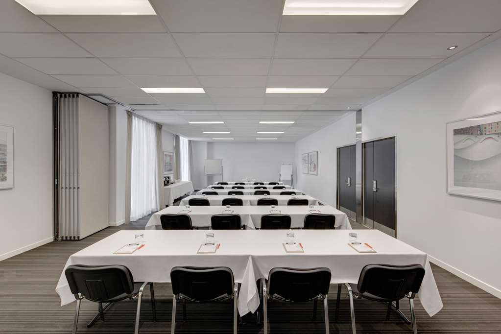 Travelodge Hotel Melbourne Docklands Удобства фото