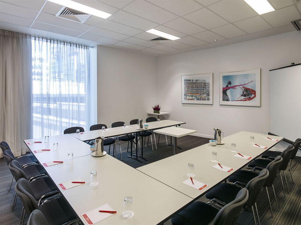 Travelodge Hotel Melbourne Docklands Экстерьер фото